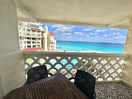 Cancun Plaza - Best Beach