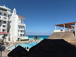 Cancun Plaza - Best Beach