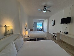 Cancun Plaza - Best Beach