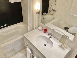 SuperHost- Classy Apt With Incredible Partial Fountain View I Address 