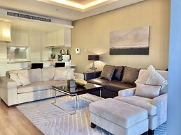 SuperHost- Classy Apt With Incredible Partial Fountain View I Address 