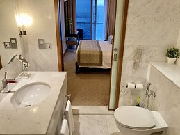 SuperHost- Classy Apt With Incredible Partial Fountain View I Address 
