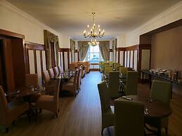 The National Hotel