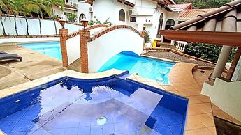 Hotel Casa Blanca
