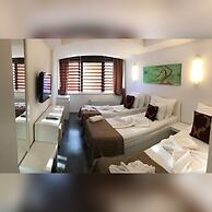 Hotel Theranda