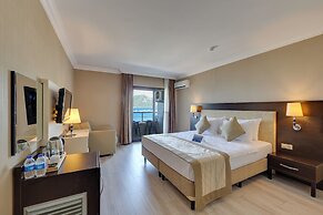Faros Premium Beach Hotel