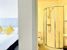 Lovat Hotel