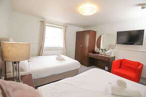 Lovat Hotel