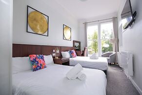 Lovat Hotel