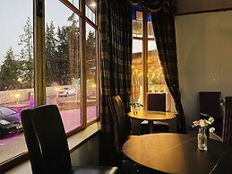 Lovat Hotel
