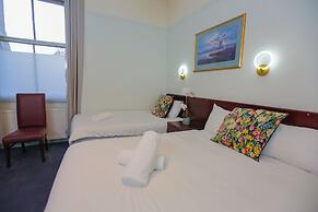 Lovat Hotel