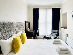 Lovat Hotel