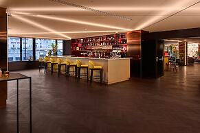 Cardo Brussels, Autograph Collection