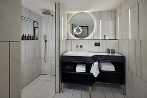 Cardo Brussels, Autograph Collection