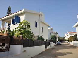 Charming 3-bed Villa in Protaras With Heated Pool