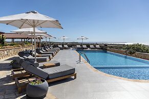 Akrolithos luxury suites