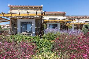Akrolithos luxury suites