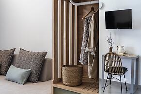 Akrolithos luxury suites