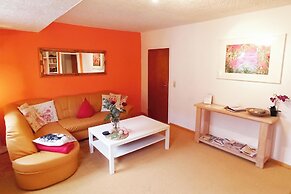 2 Bed Apt Sleeps 5 - Rooftop Terrace, Wifi