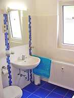 2 Bed Apt Sleeps 5 - Rooftop Terrace, Wifi