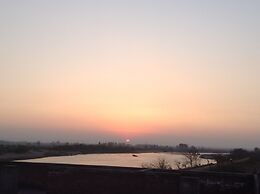 Anand at the Satluj