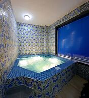 Diamond Star Hotel