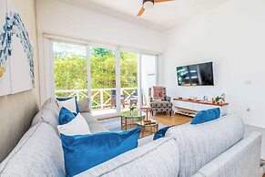 Blue Roatan Resort