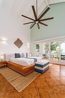 Blue Roatan Resort