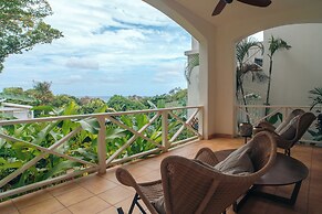 Blue Roatan Resort