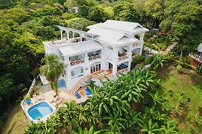 Blue Roatan Resort