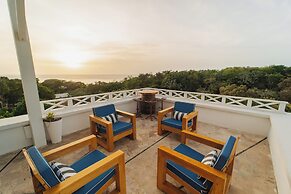 Blue Roatan Resort