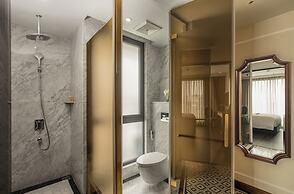 GM Premium Hotel