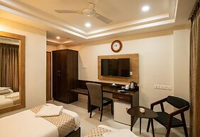 M Square Hotel