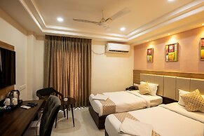 M Square Hotel