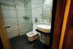 M Square Hotel