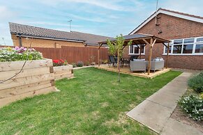 Cedar Drive, Holbeach - 1 to 4 - Self Catering