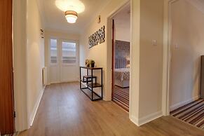 Cedar Drive, Holbeach - 1 to 4 - Self Catering