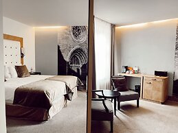Dome Hotel