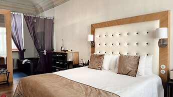 Dome Hotel