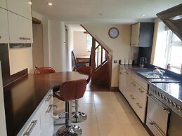 Cottage Hurst Green Sleeps 4, Views