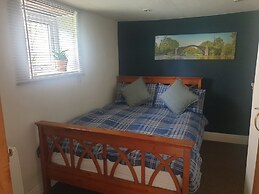 Cottage Hurst Green Sleeps 4, Views