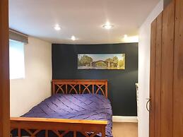 Cottage Hurst Green Sleeps 4, Views