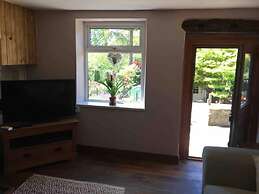 Cottage Hurst Green Sleeps 4, Views