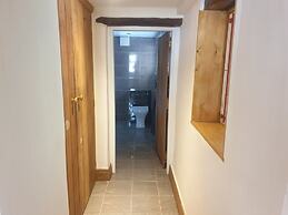 Cottage Hurst Green Sleeps 4, Views