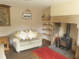 Cottage Hurst Green Sleeps 4, Views
