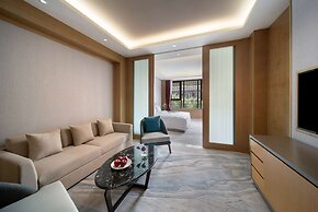 Howard Johnson by Wyndham LakeView Hotel Kunming