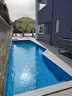 Deluxe City Hotel