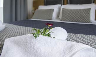 Deluxe City Hotel