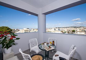 Deluxe City Hotel