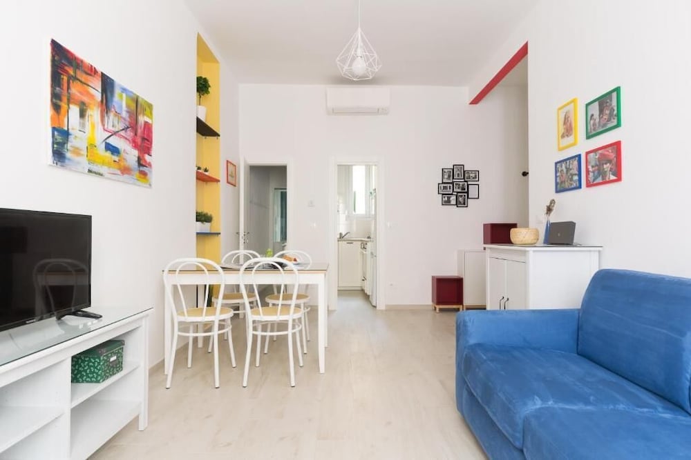 HouSmart Vicolo Bolognetti